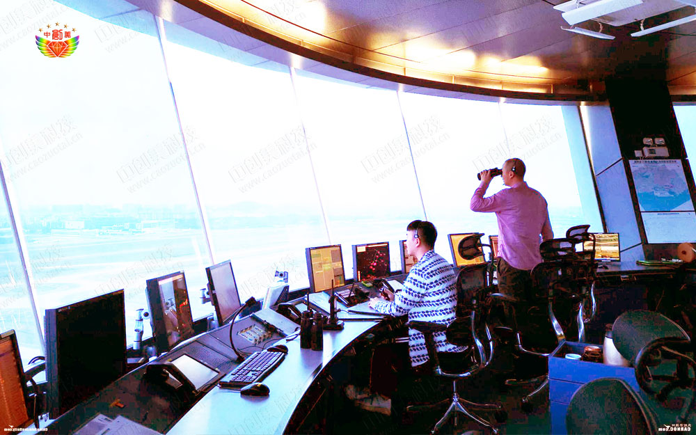 機(jī)場塔臺調(diào)度室圖片