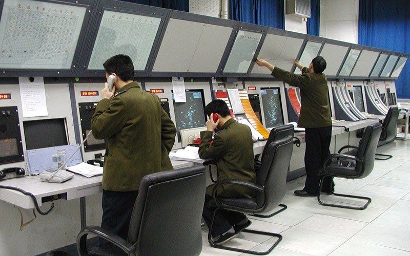 某機場作戰值班室控制臺圖片